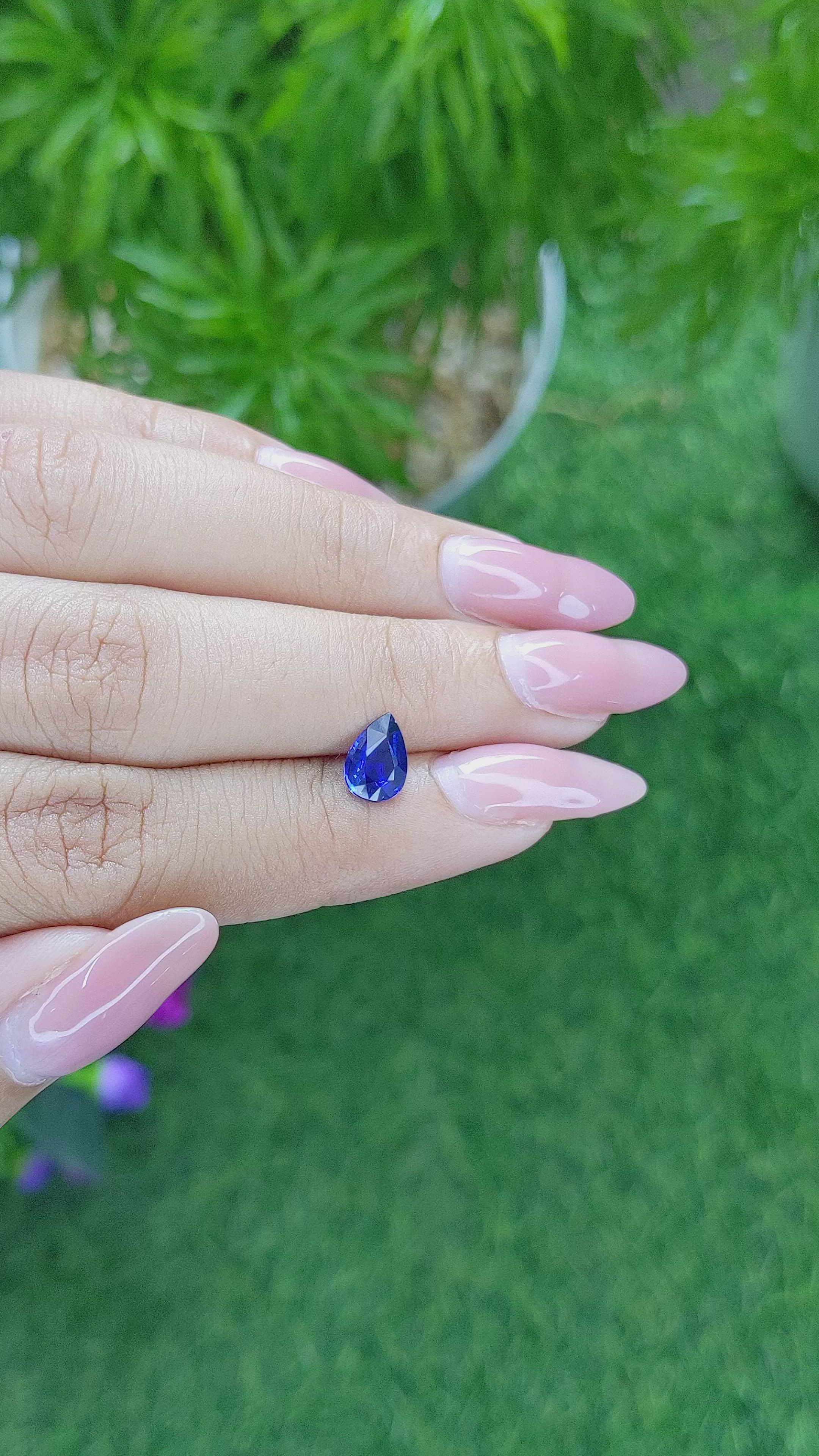 1.05 Ct. Blue Sapphire from Ceylon (Sri Lanka) Size Video