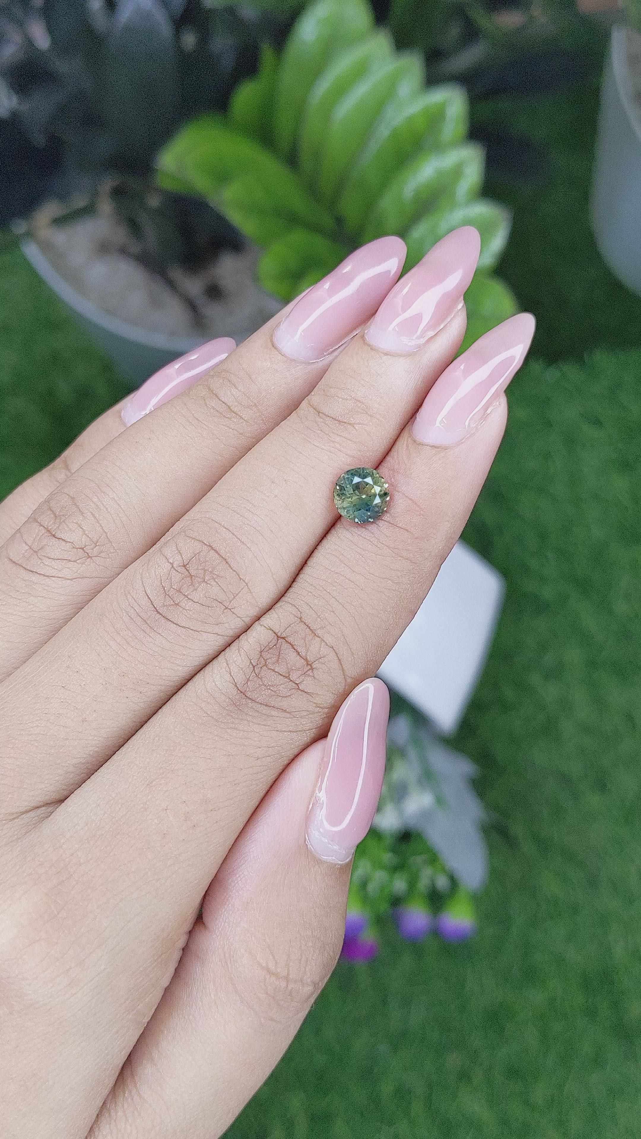 1.61 Ct. Bi Color Sapphire from Australia Size Video