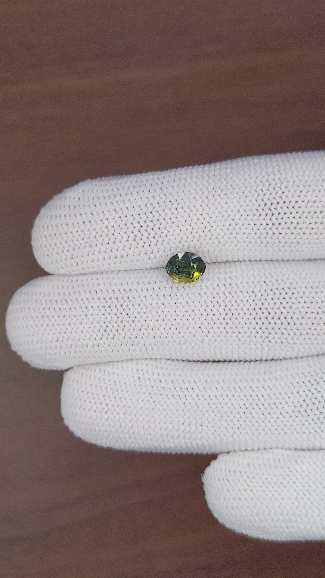 1.56 Ct. Bi Color Sapphire from Australia Size Video