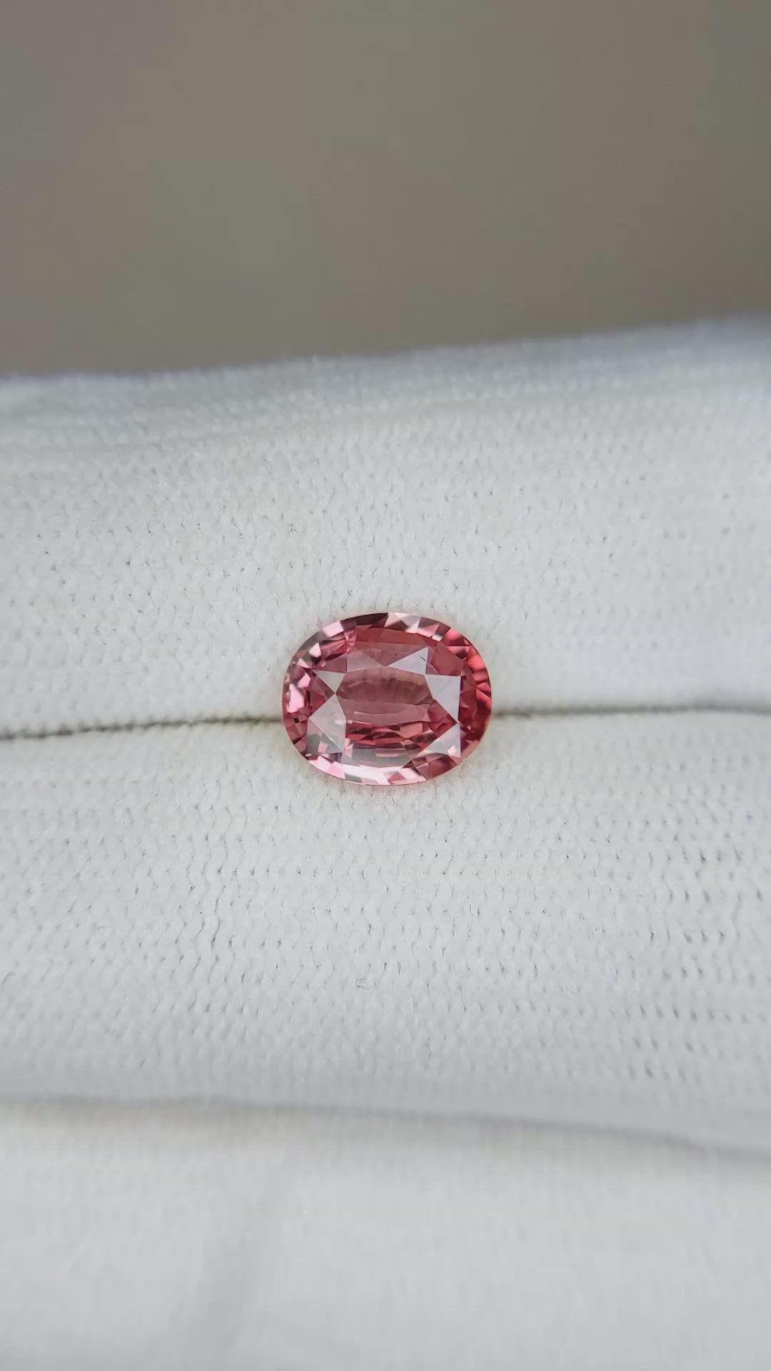 1.57 Ct. Padparadscha Sapphire from Ceylon (Sri Lanka) Size Video