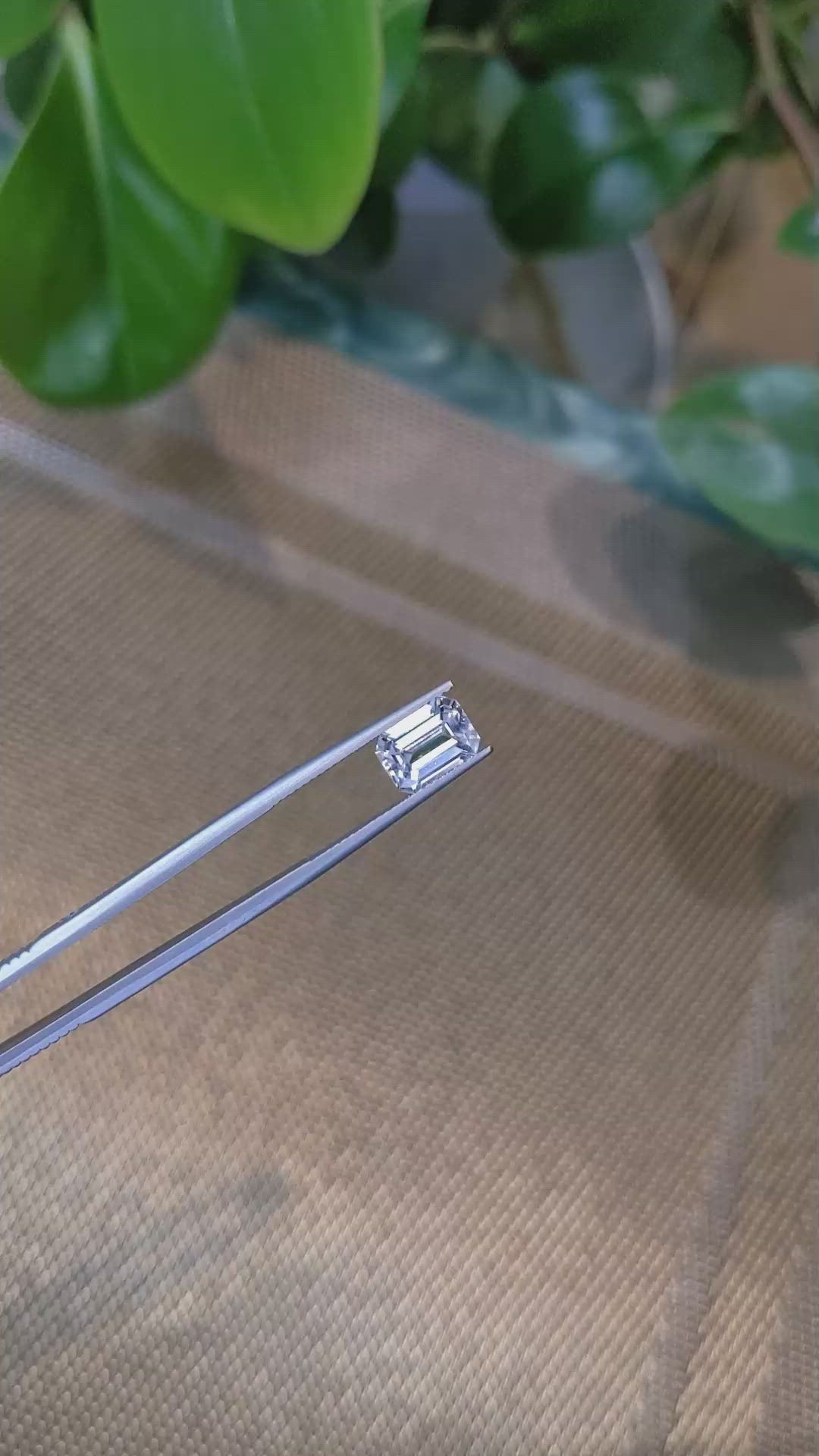 3.05 Ct. White Sapphire from Ceylon (Sri Lanka) Size Video