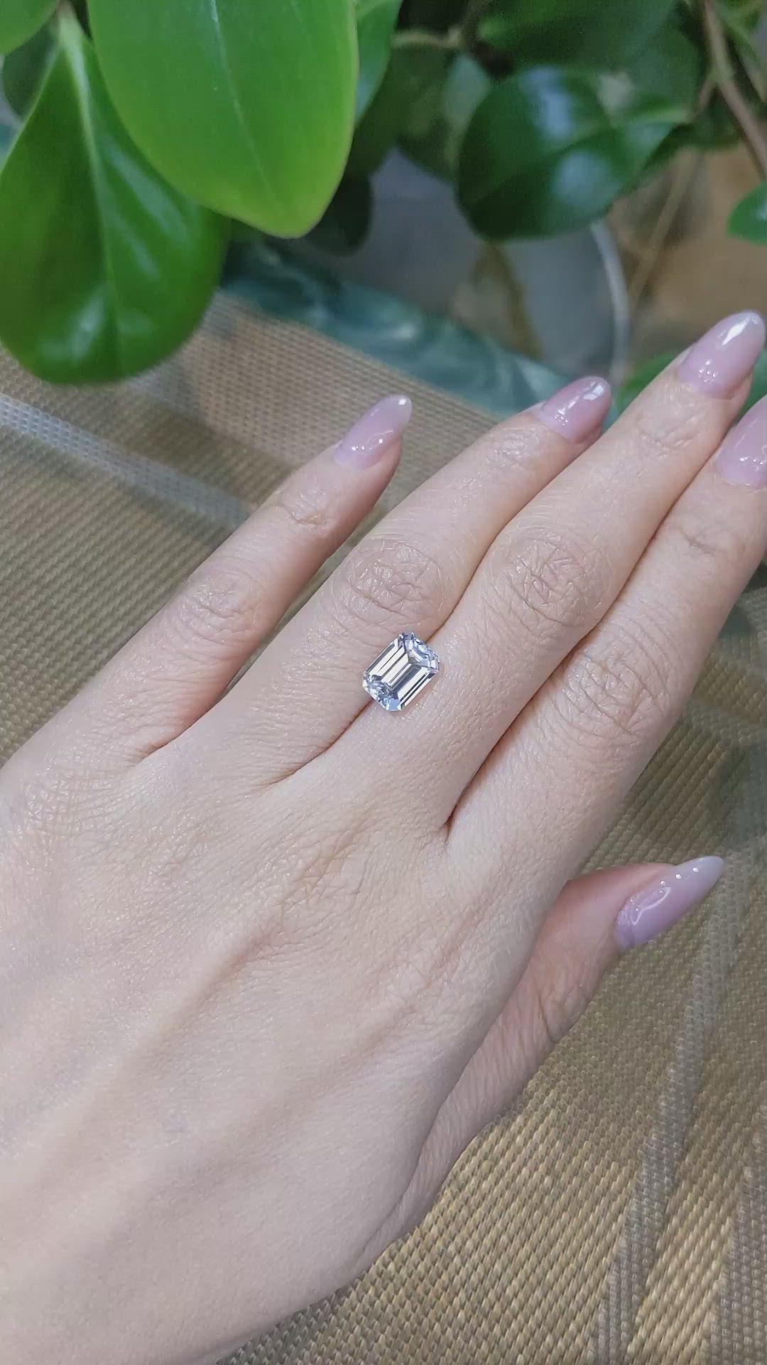 3.05 Ct. White Sapphire from Ceylon (Sri Lanka) Size Video