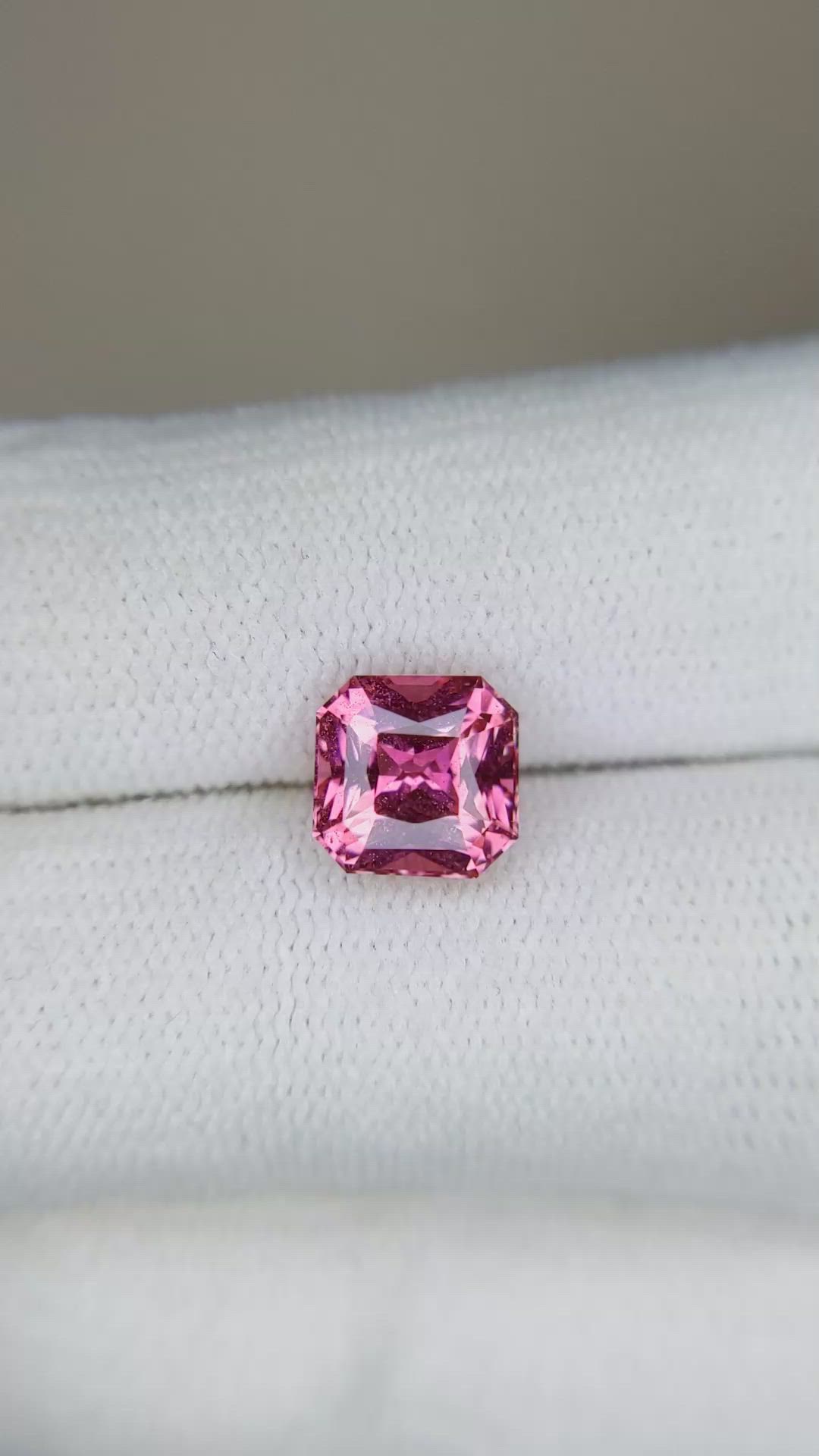 2.57 Ct. Reddish Pink Sapphire from Ceylon (Sri Lanka) Size Video