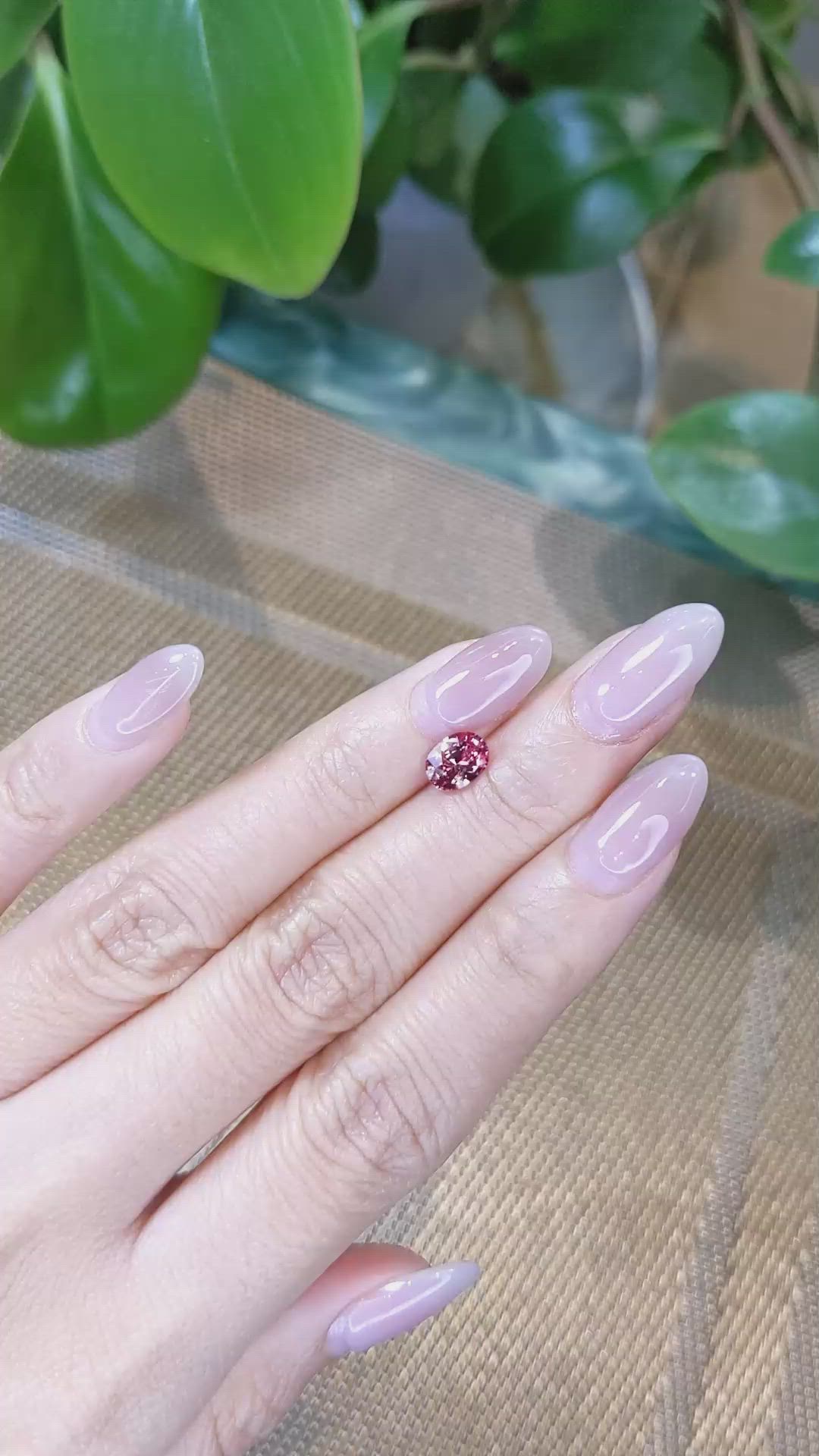 1.13 Ct. Padparadscha Sapphire from Ceylon (Sri Lanka) Size Video