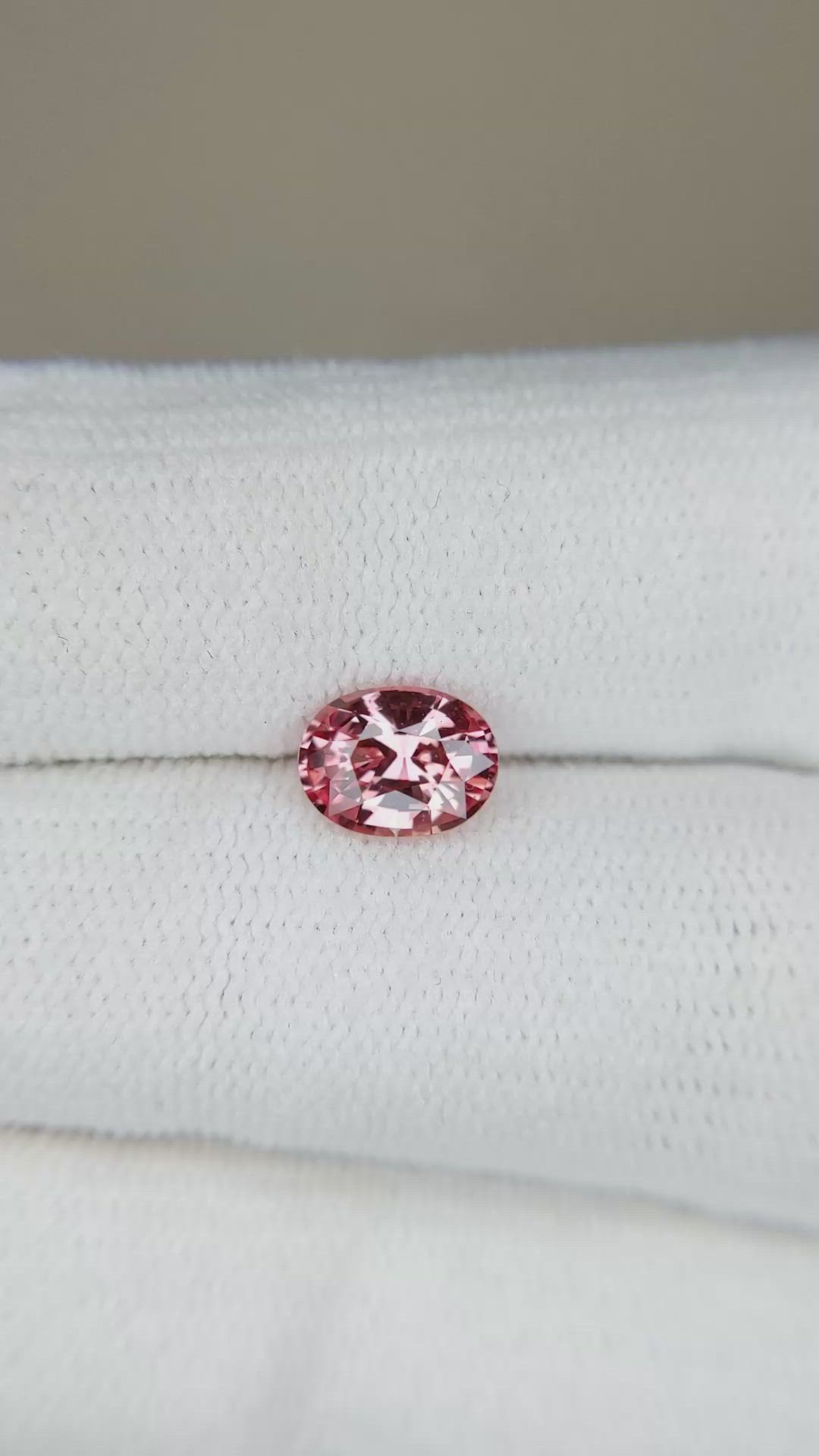 1.13 Ct. Padparadscha Sapphire from Ceylon (Sri Lanka) Size Video