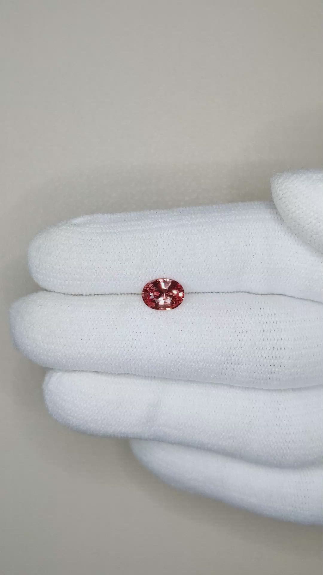 1.13 Ct. Padparadscha Sapphire from Ceylon (Sri Lanka) Size Video