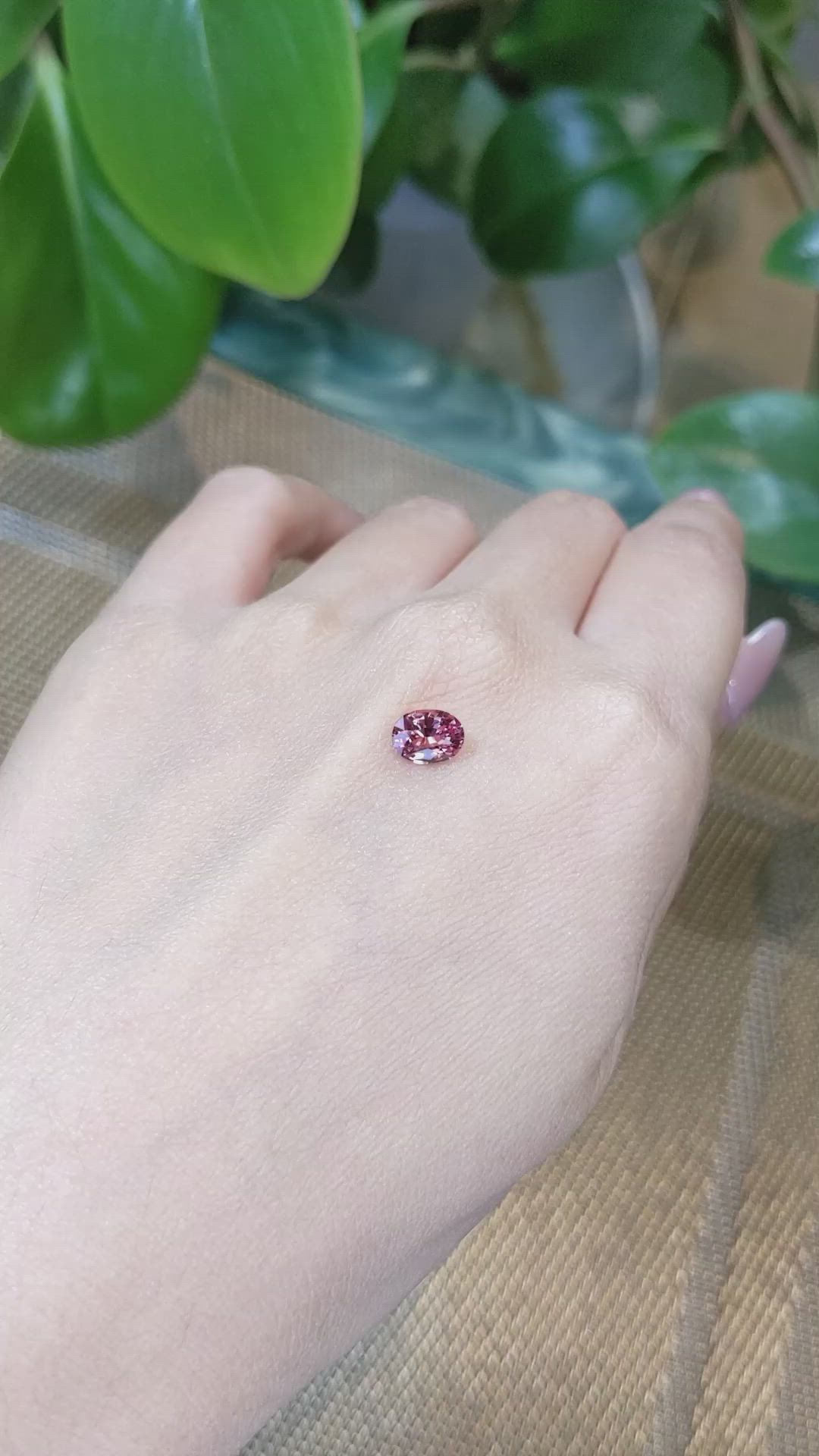 1.13 Ct. Padparadscha Sapphire from Ceylon (Sri Lanka) Size Video
