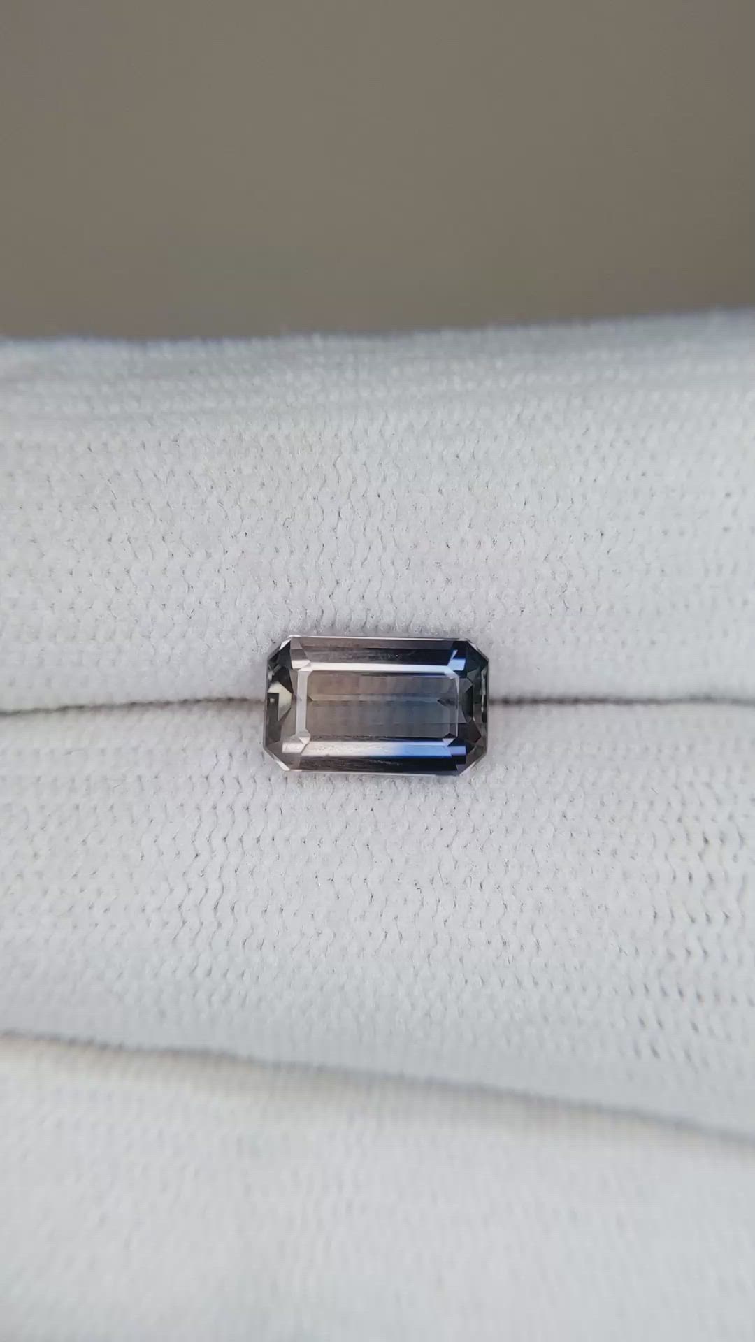 1.68 Ct. Bi Color Sapphire from Ceylon (Sri Lanka) Size Video