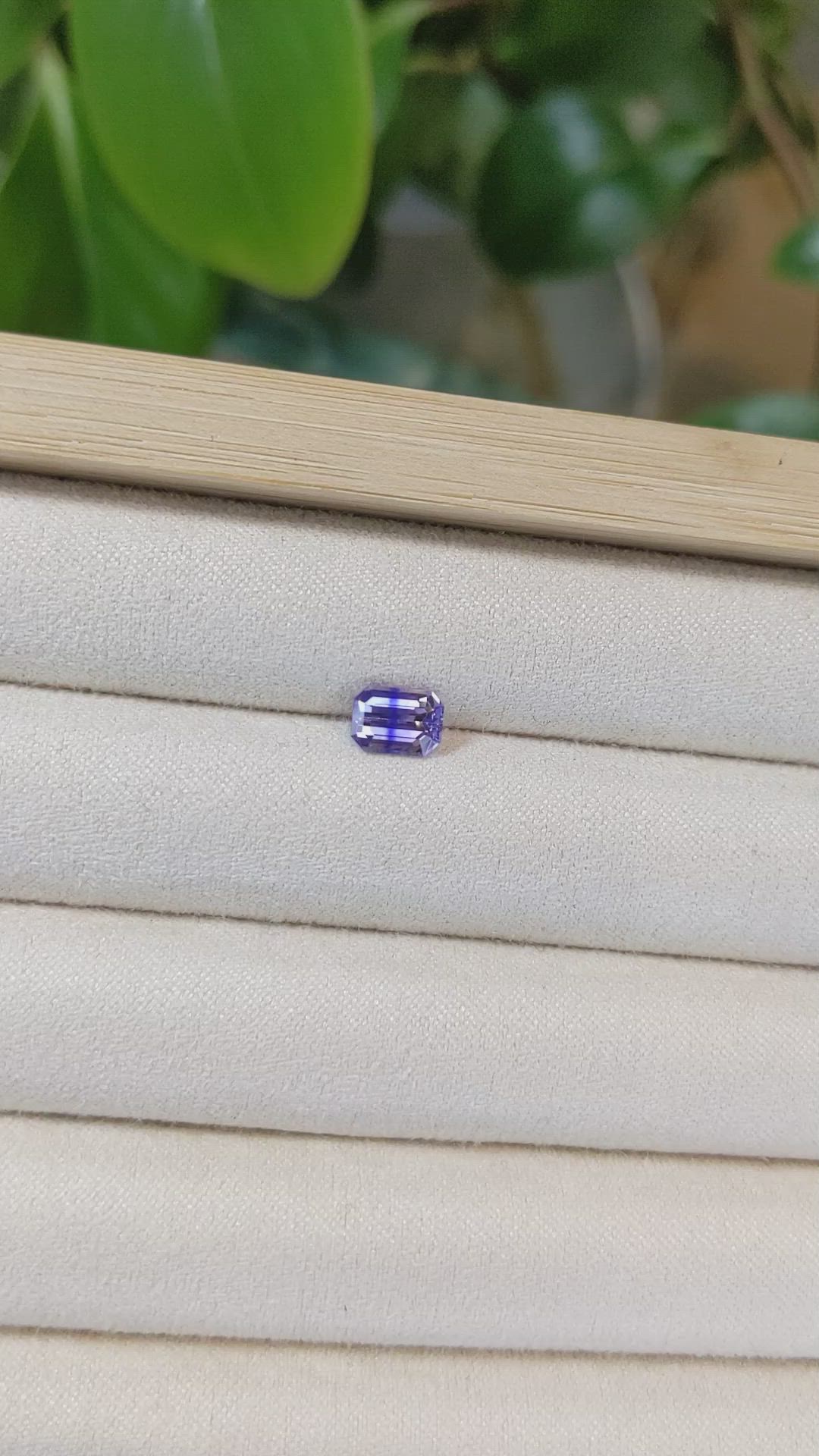 1.14 Ct. Bi Color Sapphire from Ceylon (Sri Lanka) Size Video