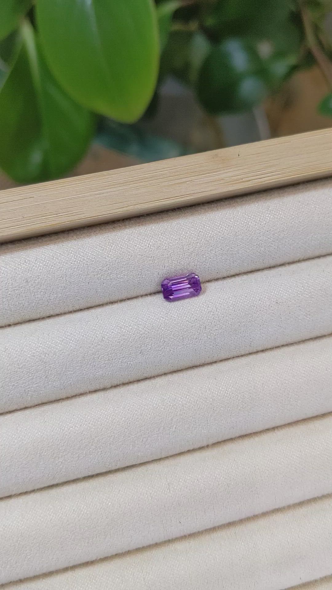 1.53 Ct. Bi Color Sapphire from Ceylon (Sri Lanka) Size Video