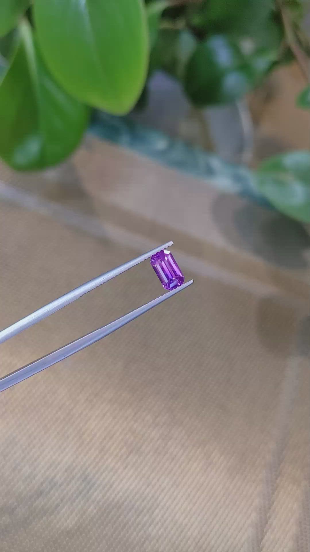 1.53 Ct. Bi Color Sapphire from Ceylon (Sri Lanka) Size Video