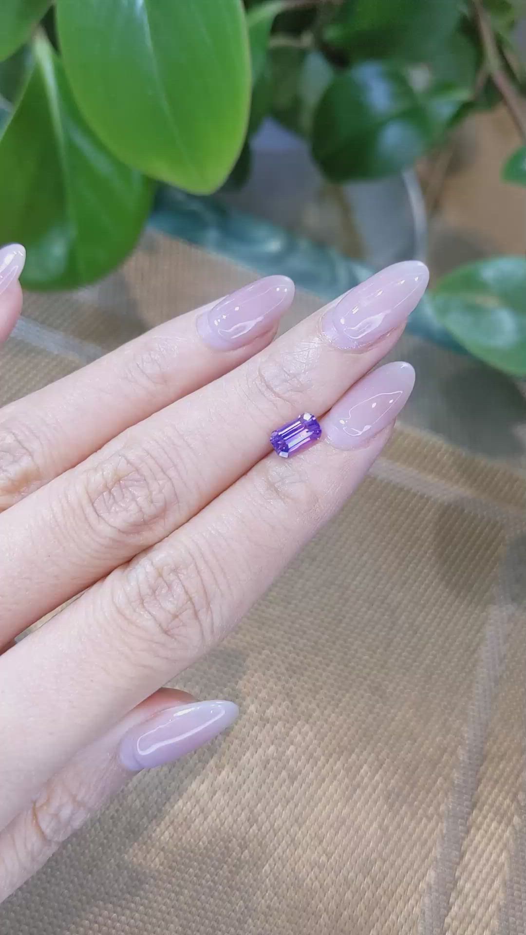 1.53 Ct. Bi Color Sapphire from Ceylon (Sri Lanka) Size Video