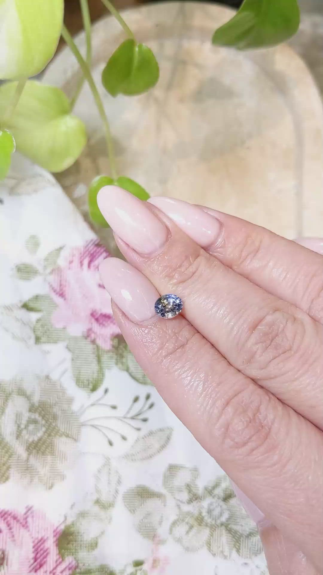 1.22 Ct. Bi Color Sapphire from Ceylon (Sri Lanka) Size Video