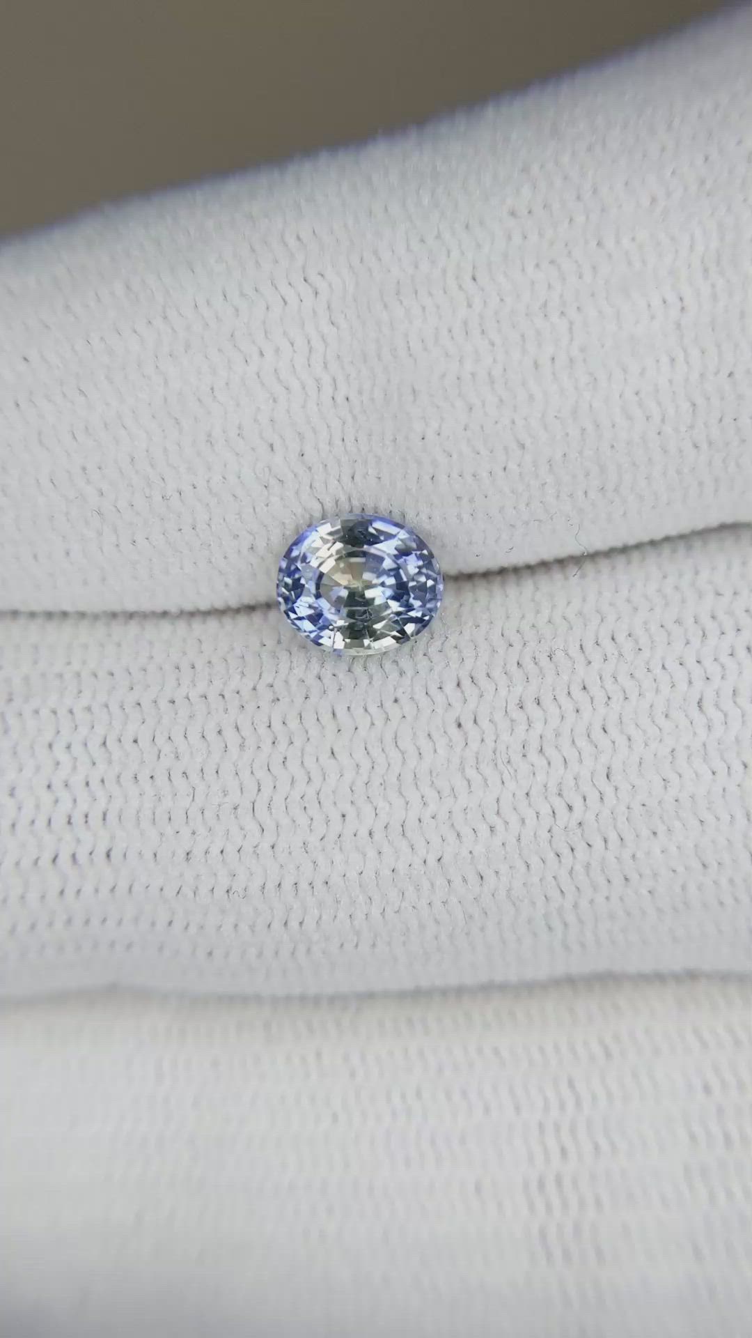 1.22 Ct. Bi Color Sapphire from Ceylon (Sri Lanka) Size Video