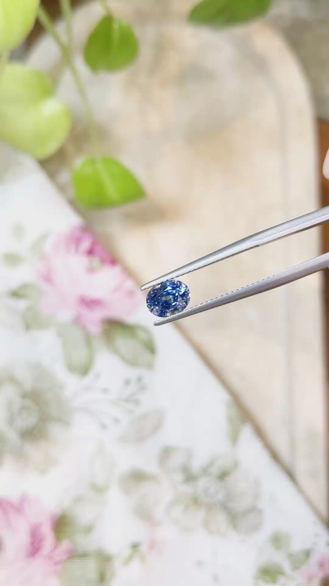 1.50 Ct. Bi Color / Parti Sapphire from Ceylon (Sri Lanka) Size Video