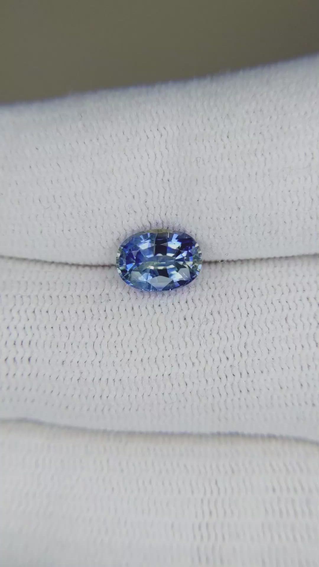 1.59 Ct. Bi Color Sapphire from Ceylon (Sri Lanka) Size Video