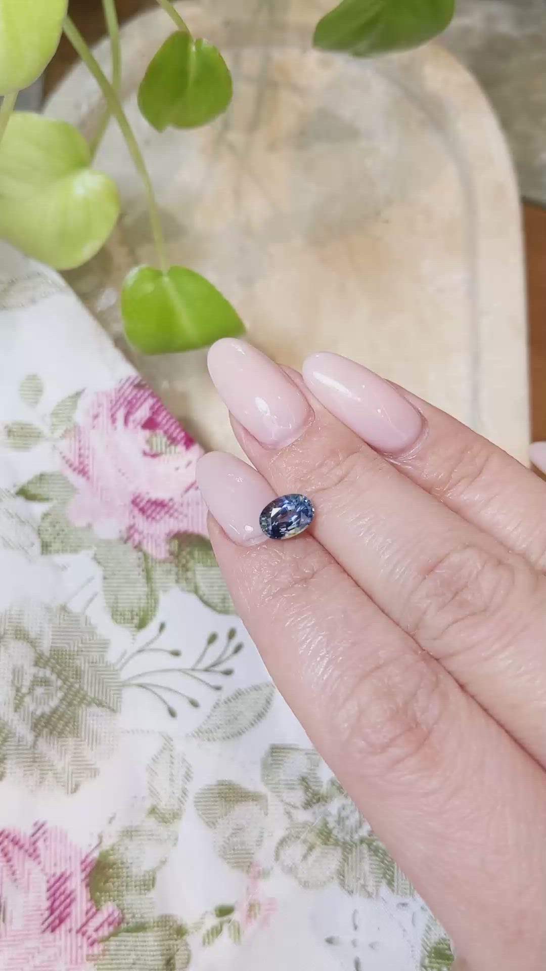 1.59 Ct. Bi Color Sapphire from Ceylon (Sri Lanka) Size Video