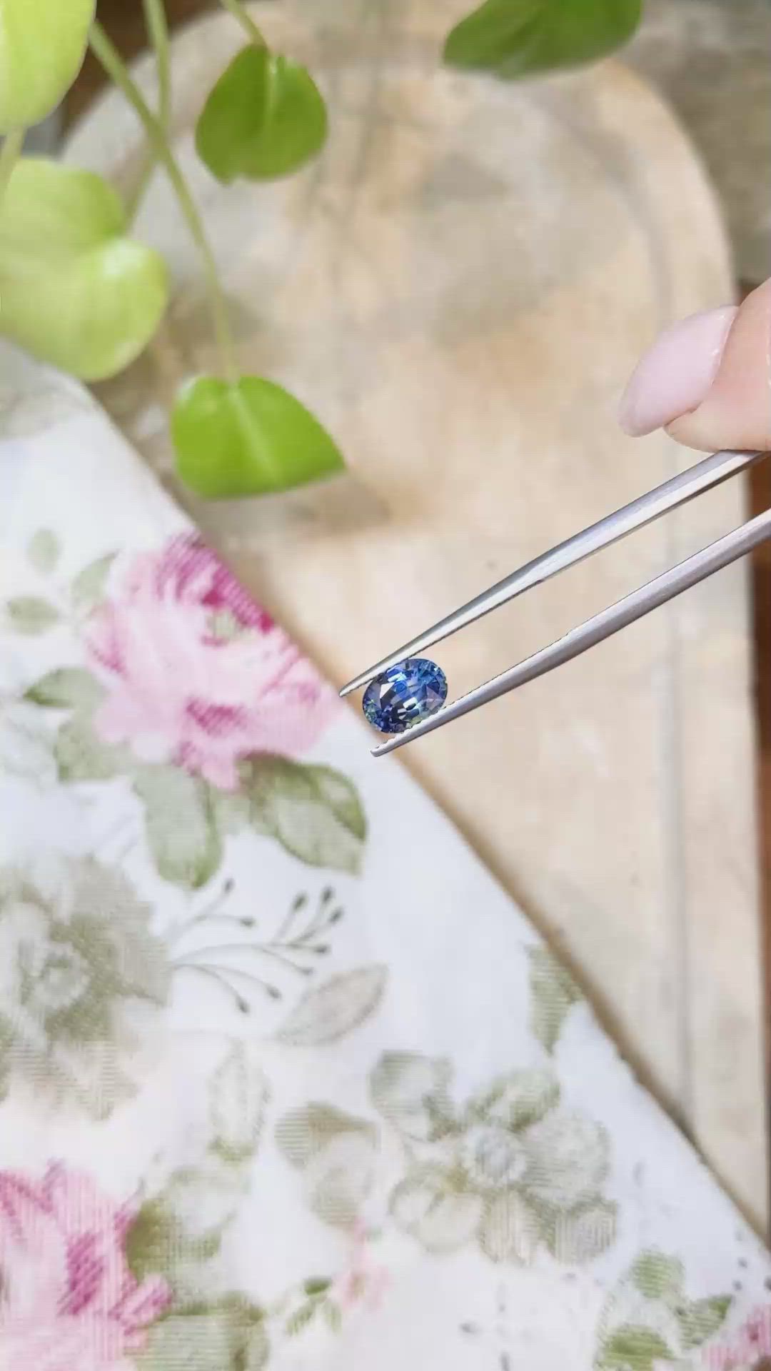 1.59 Ct. Bi Color Sapphire from Ceylon (Sri Lanka) Size Video