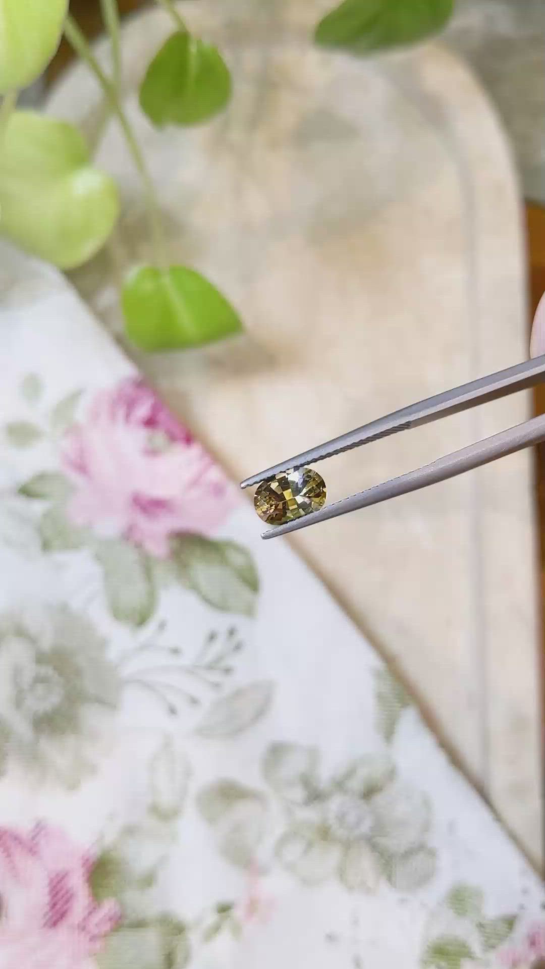 1.44 Ct. Bi Color Sapphire from Ceylon (Sri Lanka) Size Video