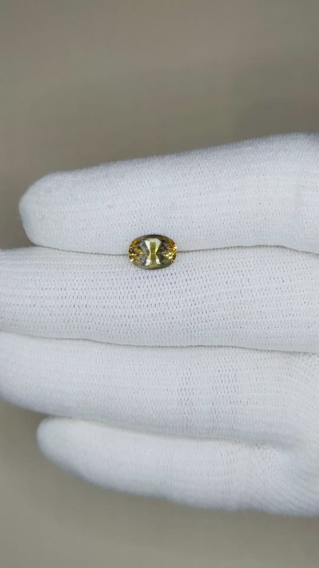 1.44 Ct. Bi Color Sapphire from Ceylon (Sri Lanka) Size Video