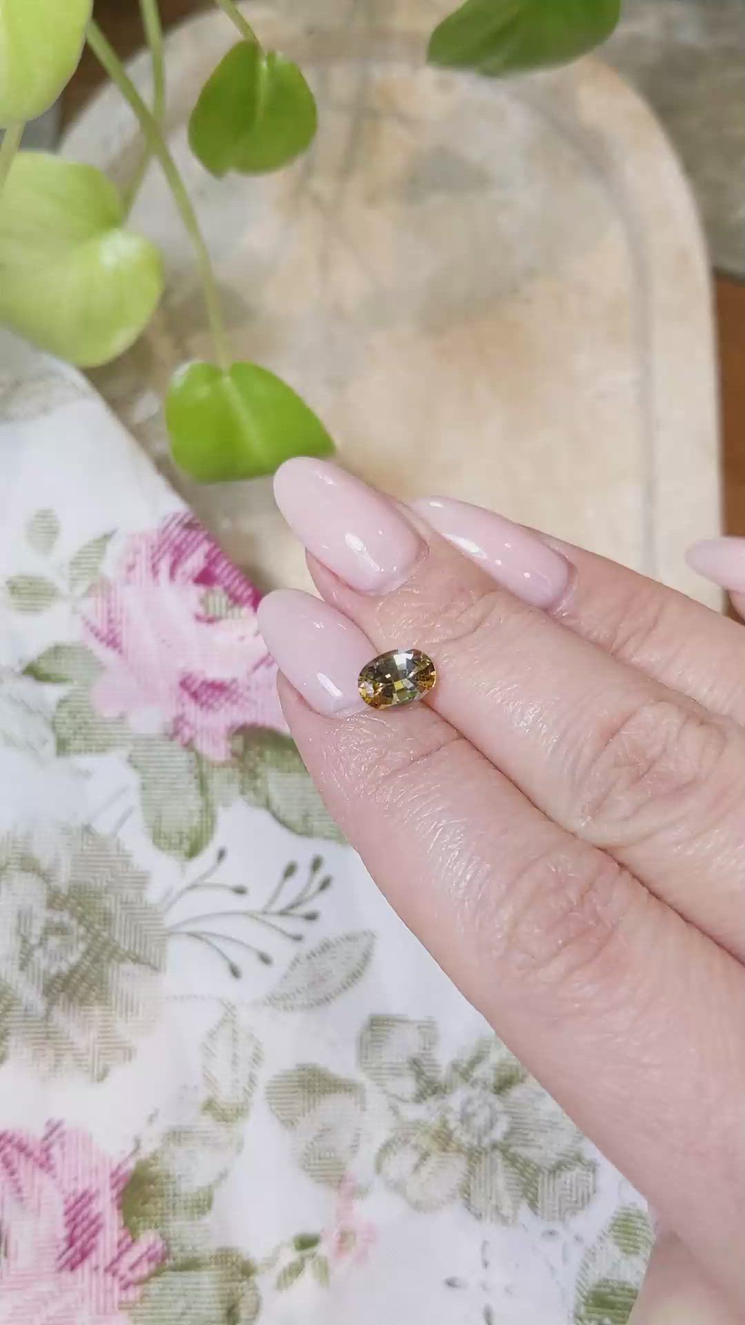 1.44 Ct. Bi Color Sapphire from Ceylon (Sri Lanka) Size Video