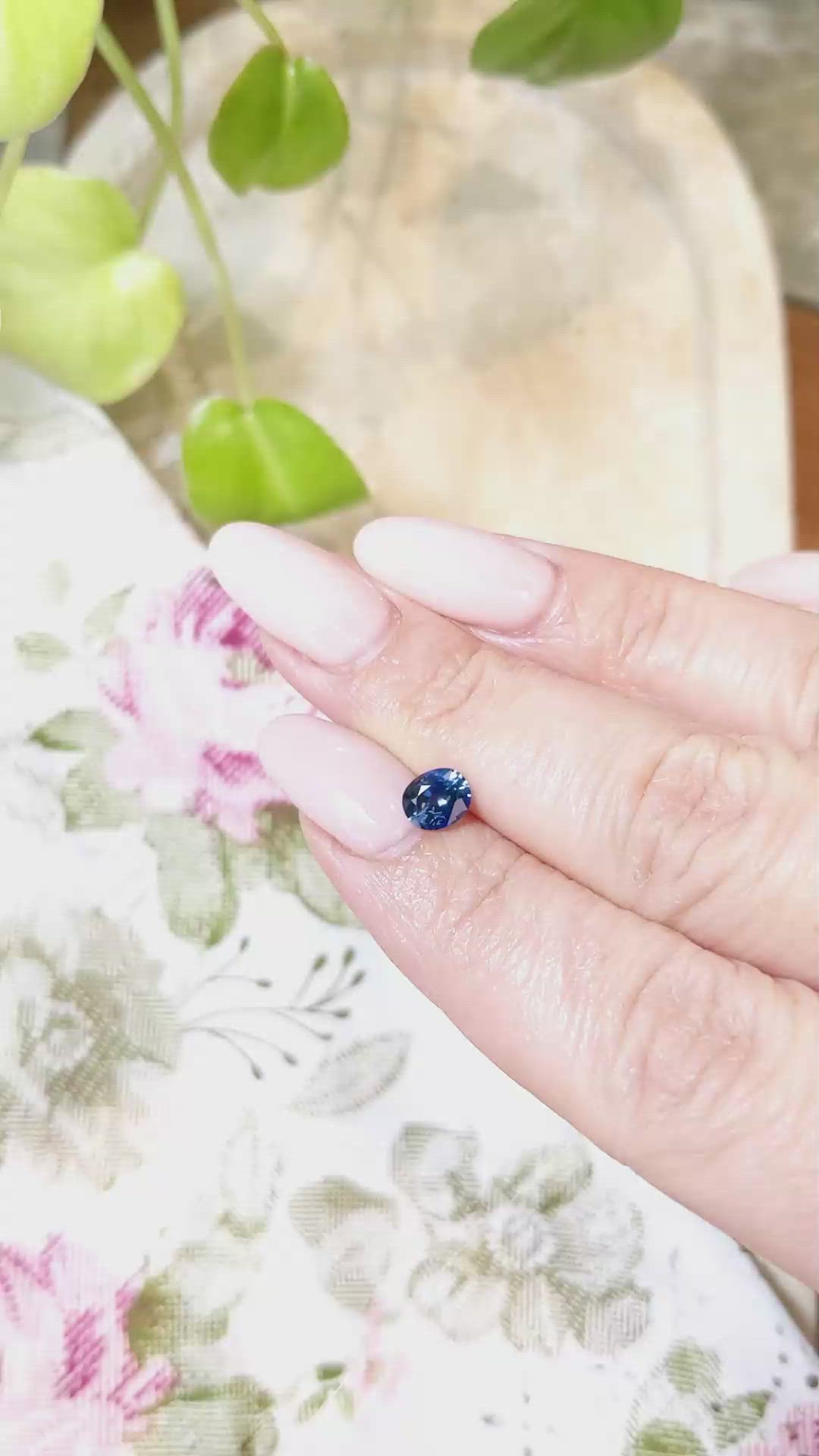 0.83 Ct. Bi Color / Parti Sapphire from Ceylon (Sri Lanka) Size Video