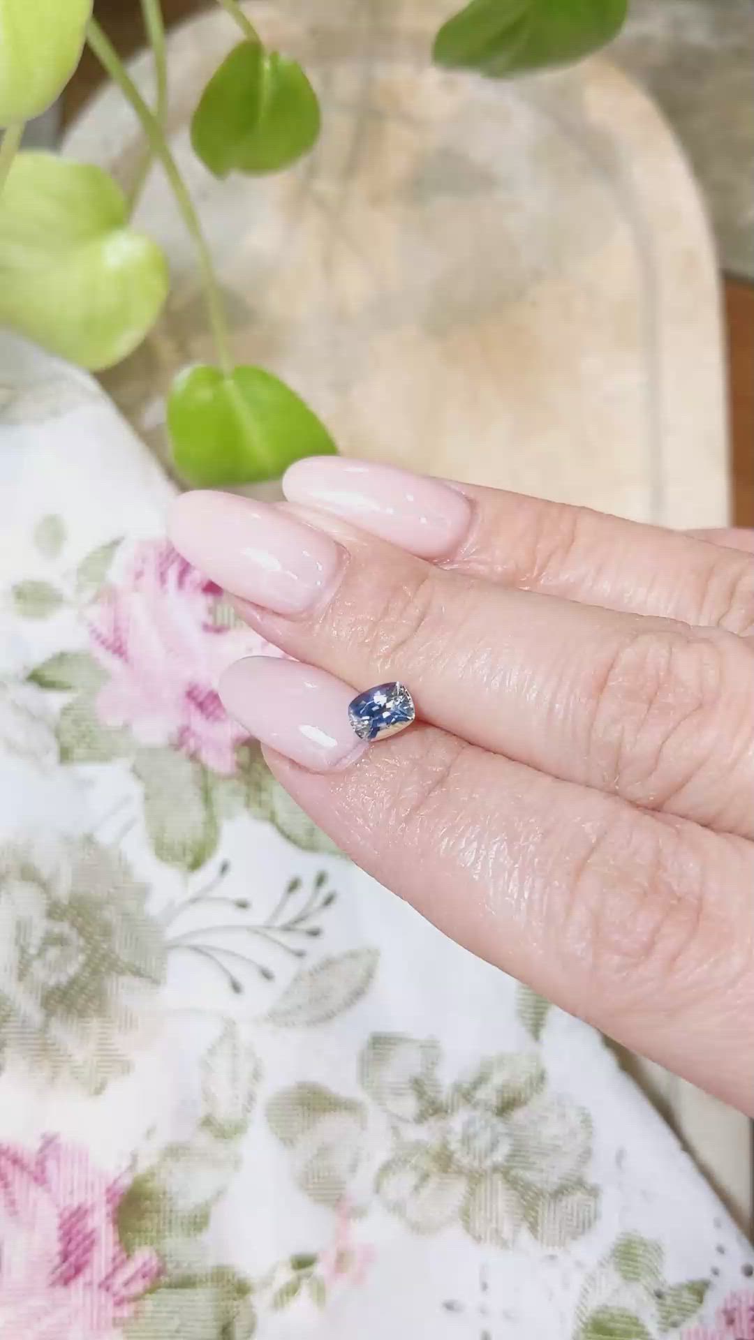 0.95 Ct. Bi Color Sapphire from Ceylon (Sri Lanka) Size Video