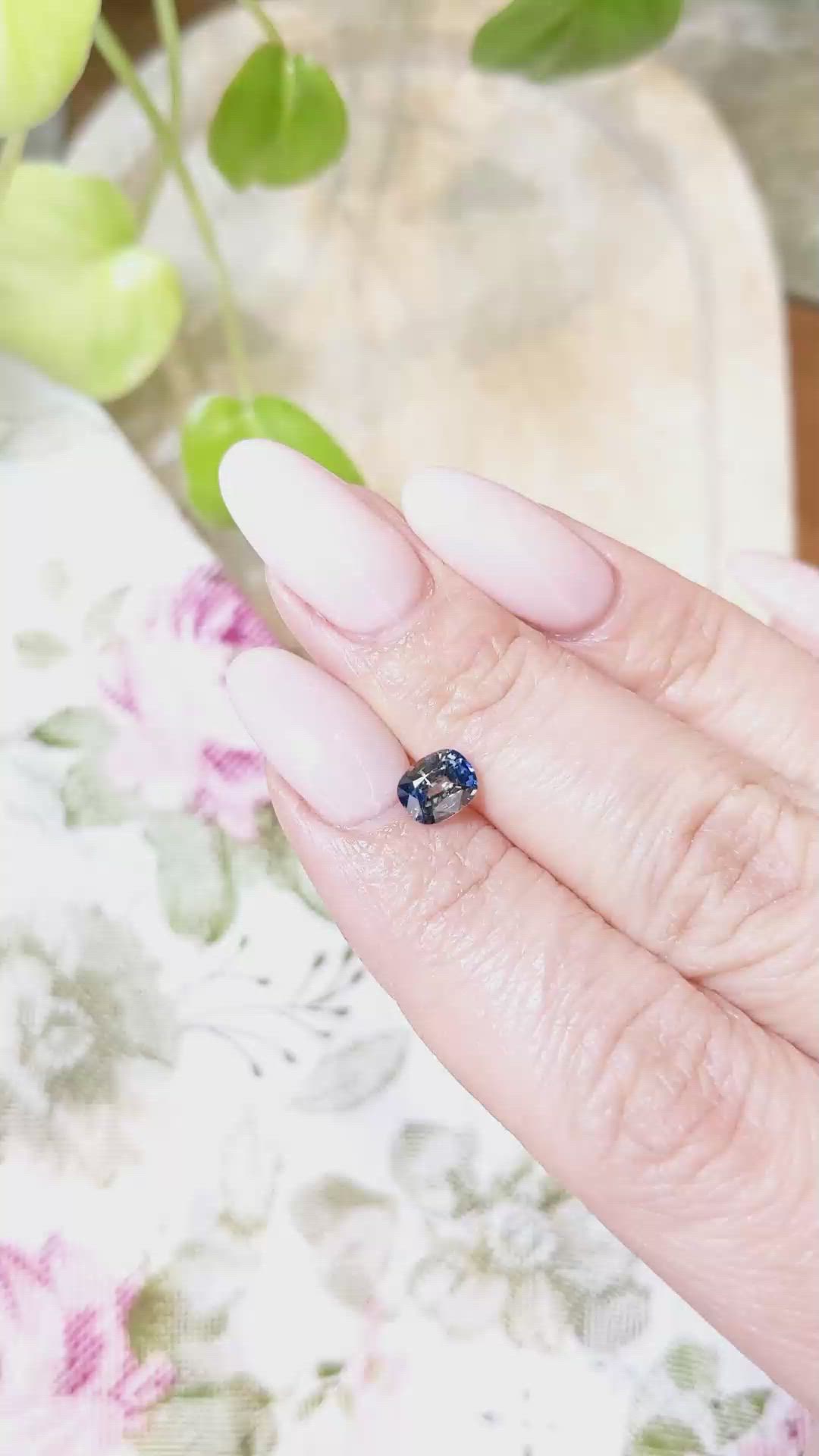 1.07 Ct. Bi Color / Parti Sapphire from Ceylon (Sri Lanka) Size Video