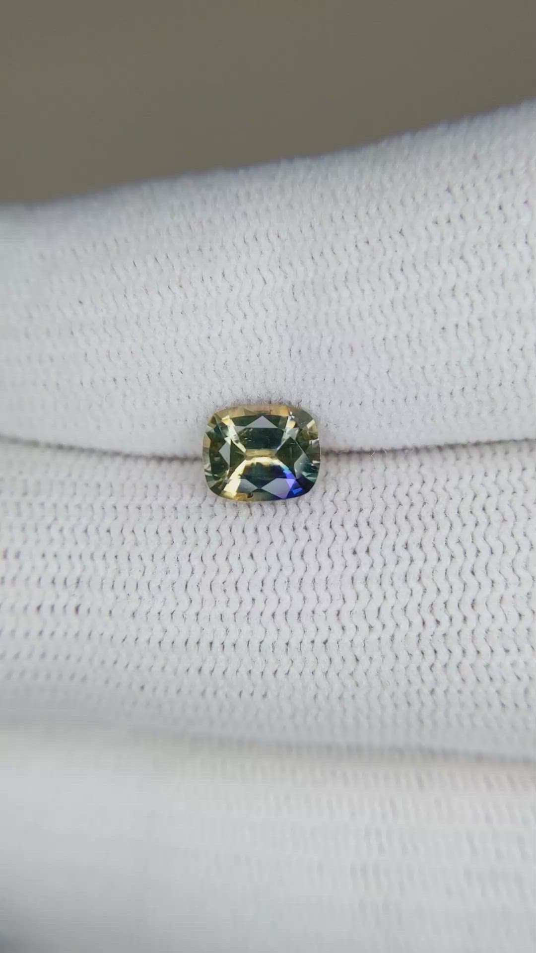 1.10 Ct. Bi Color / Parti Sapphire from Ceylon (Sri Lanka) Size Video