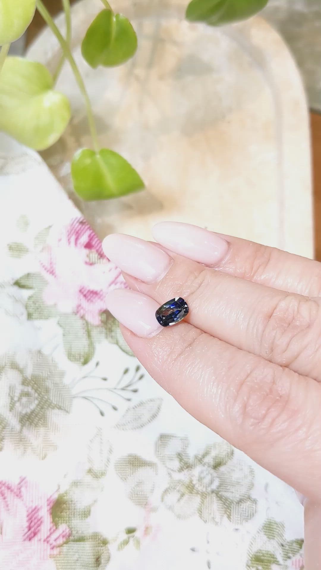 1.43 Ct. Bi Color Sapphire from Ceylon (Sri Lanka) Size Video