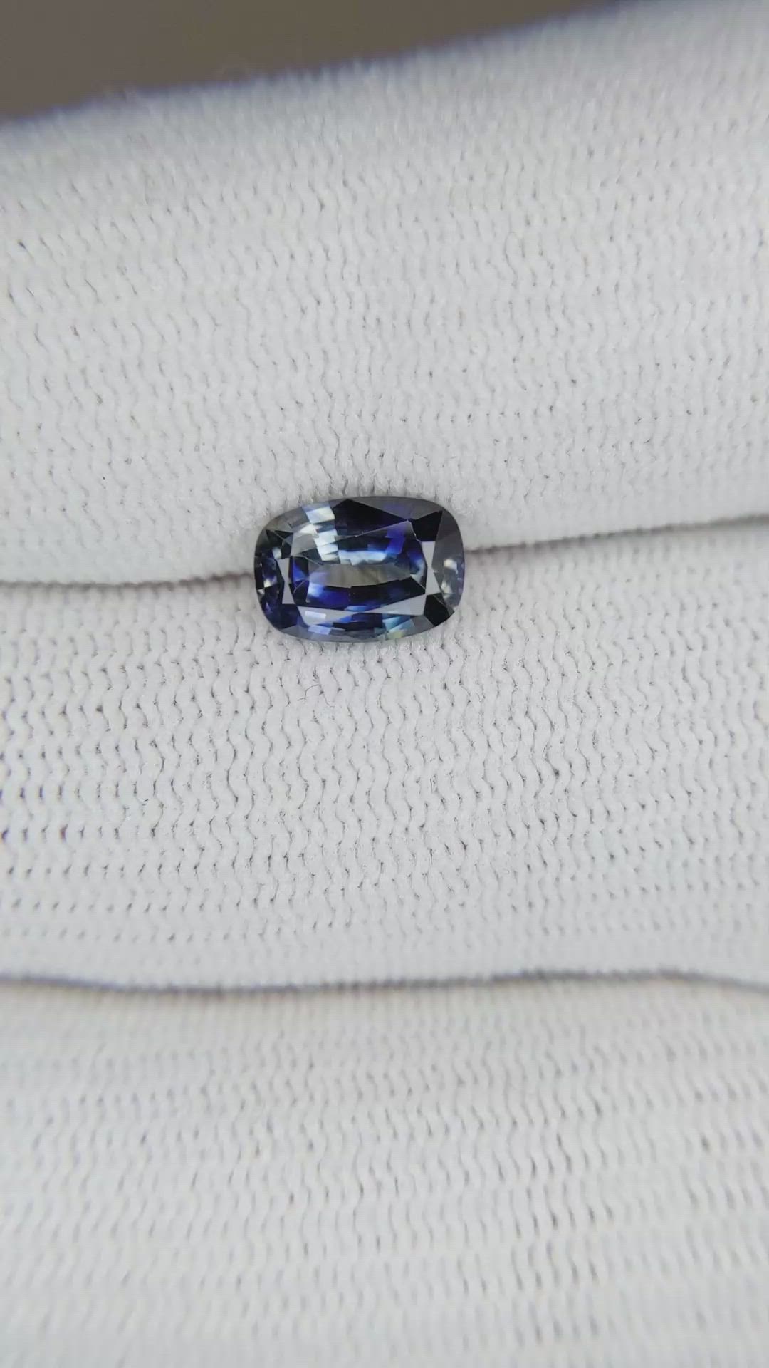 1.43 Ct. Bi Color Sapphire from Ceylon (Sri Lanka) Size Video