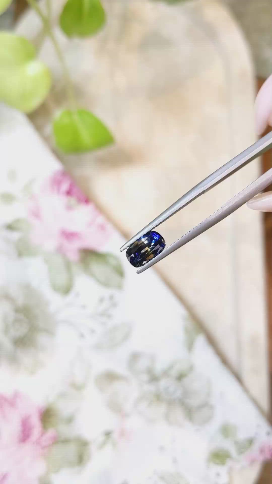1.51 Ct. Bi Color Sapphire from Ceylon (Sri Lanka) Size Video