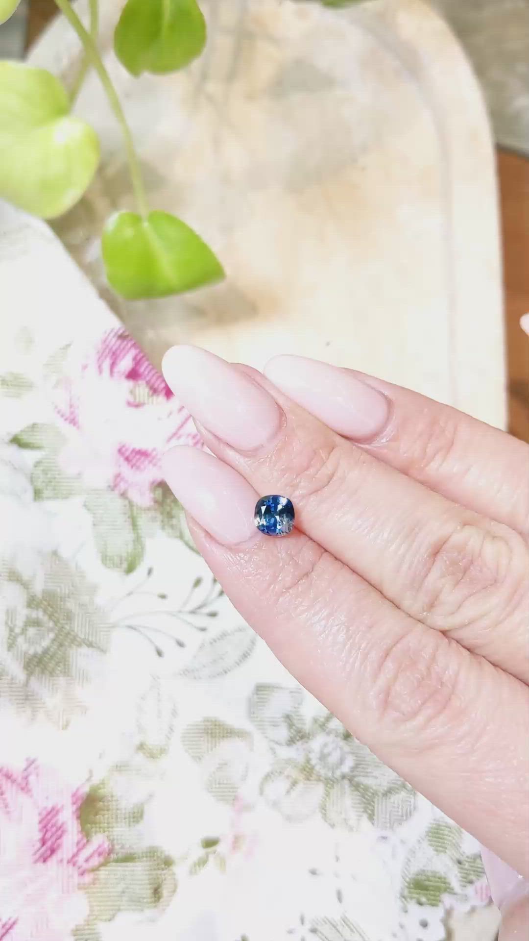 1.19 Ct. Bi Color Sapphire from Ceylon (Sri Lanka) Size Video