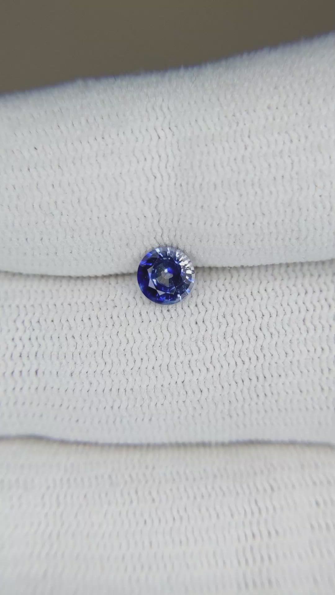 0.63 Ct. Bi Color Sapphire from Ceylon (Sri Lanka) Size Video