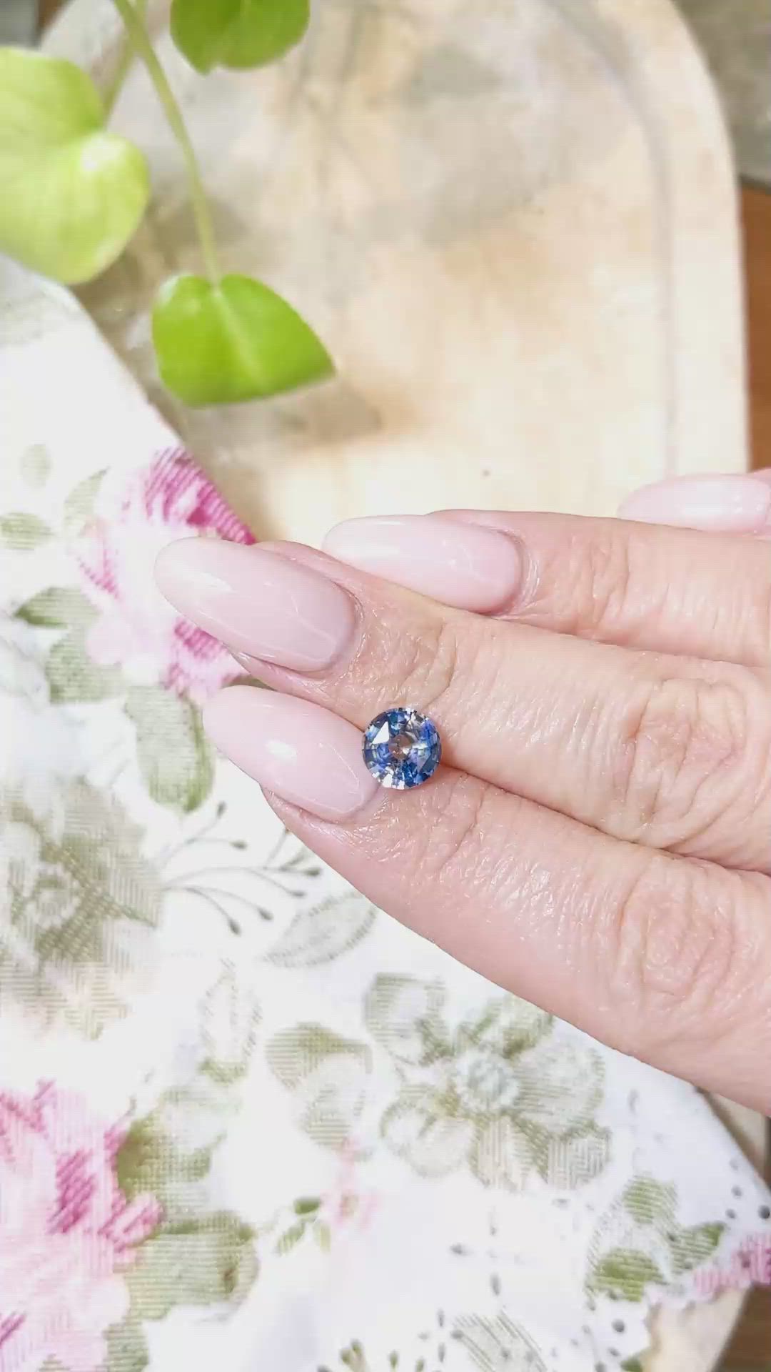 1.83 Ct. Bi Color Sapphire from Ceylon (Sri Lanka) Size Video