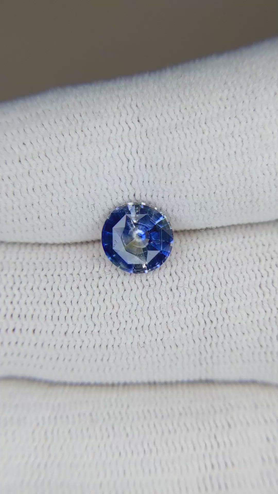 1.83 Ct. Bi Color Sapphire from Ceylon (Sri Lanka) Size Video