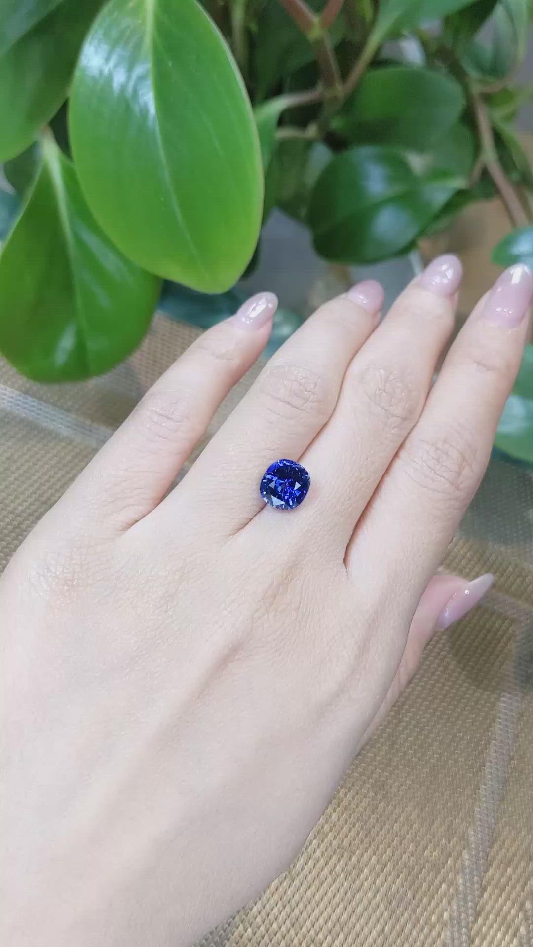4.50 Ct. Blue Sapphire from Ceylon (Sri Lanka) Size Video
