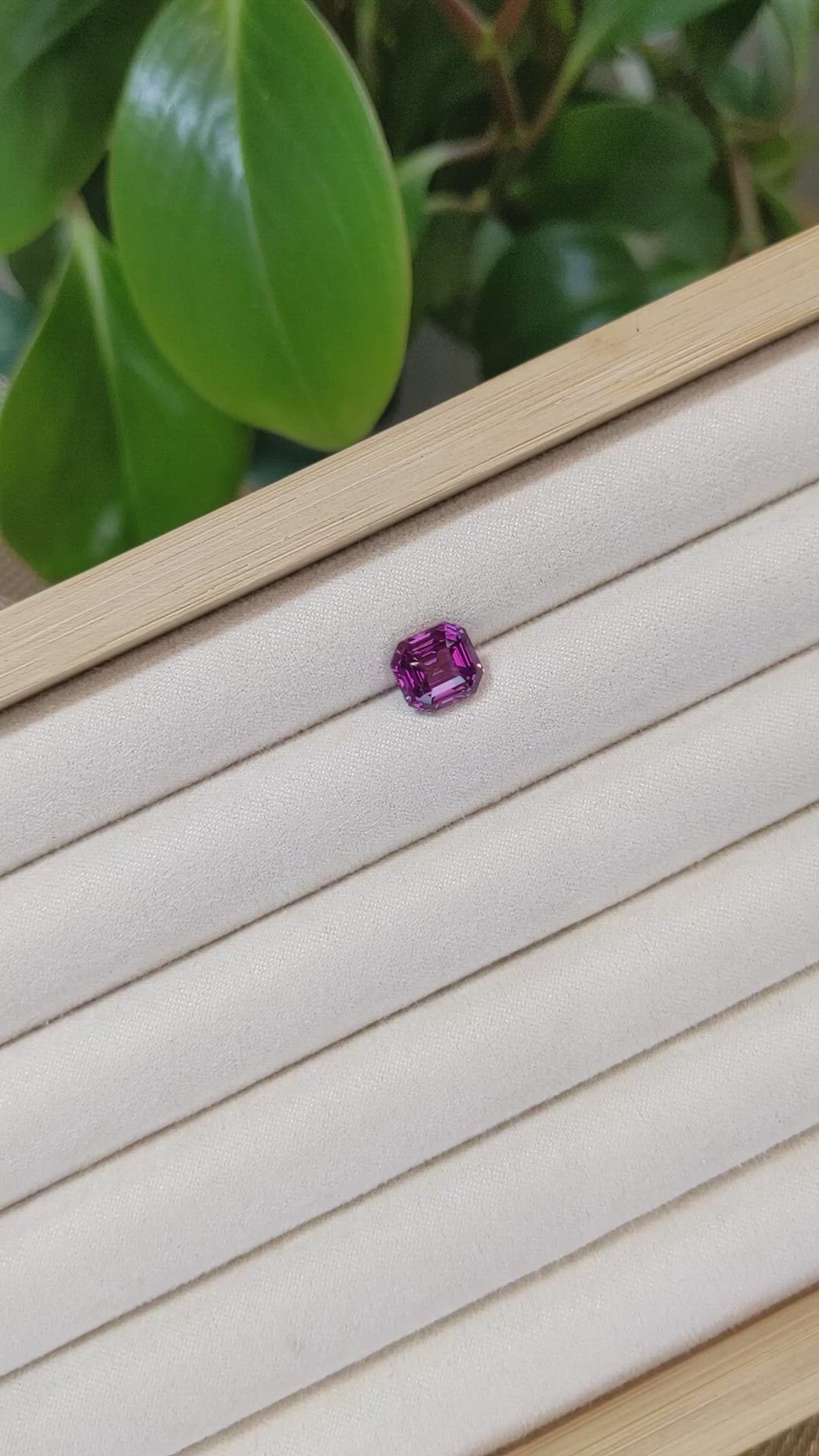 4.05 Ct. Purplish Pink Sapphire from Ceylon (Sri Lanka) Size Video