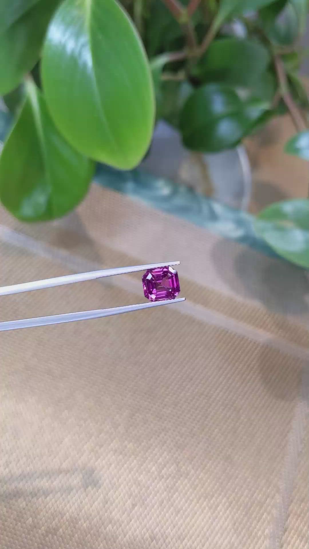 4.05 Ct. Purplish Pink Sapphire from Ceylon (Sri Lanka) Size Video