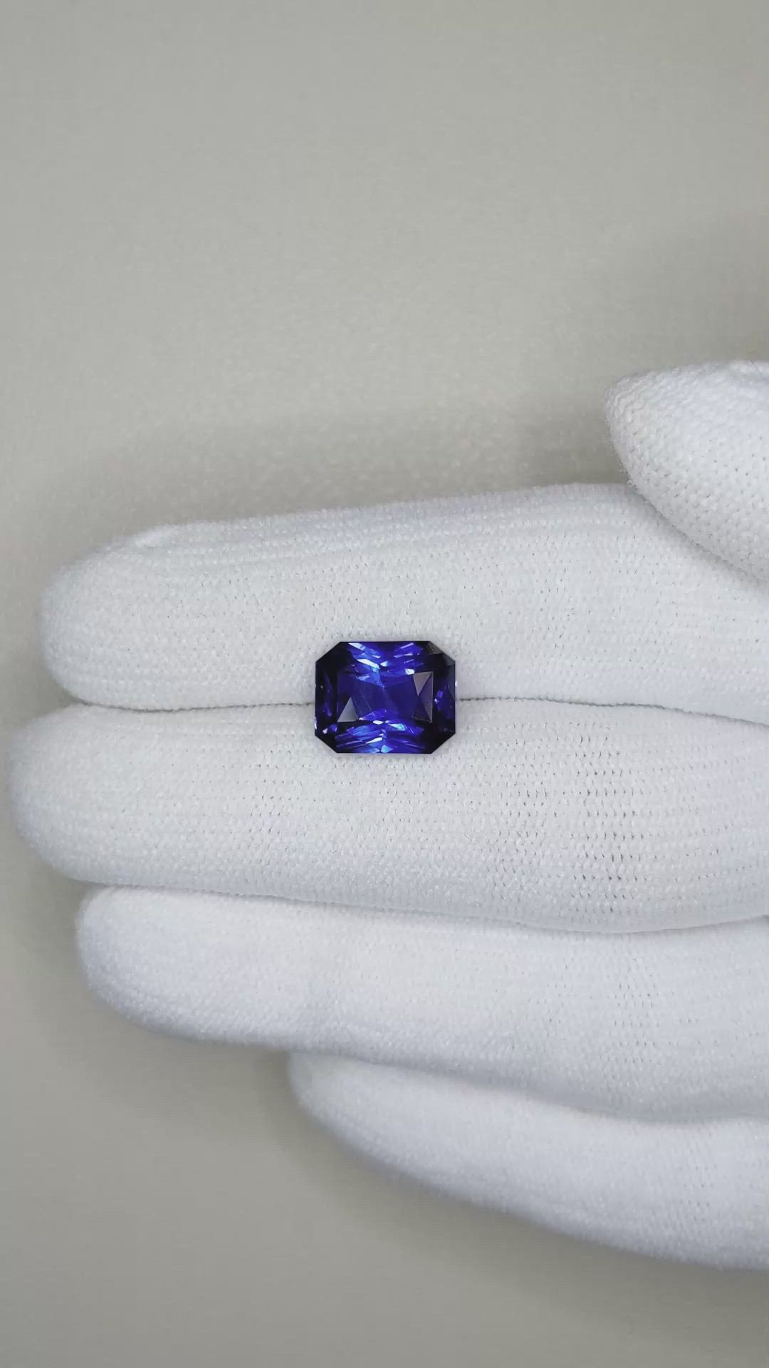 5.13 Ct. Blue Sapphire from Ceylon (Sri Lanka) Size Video