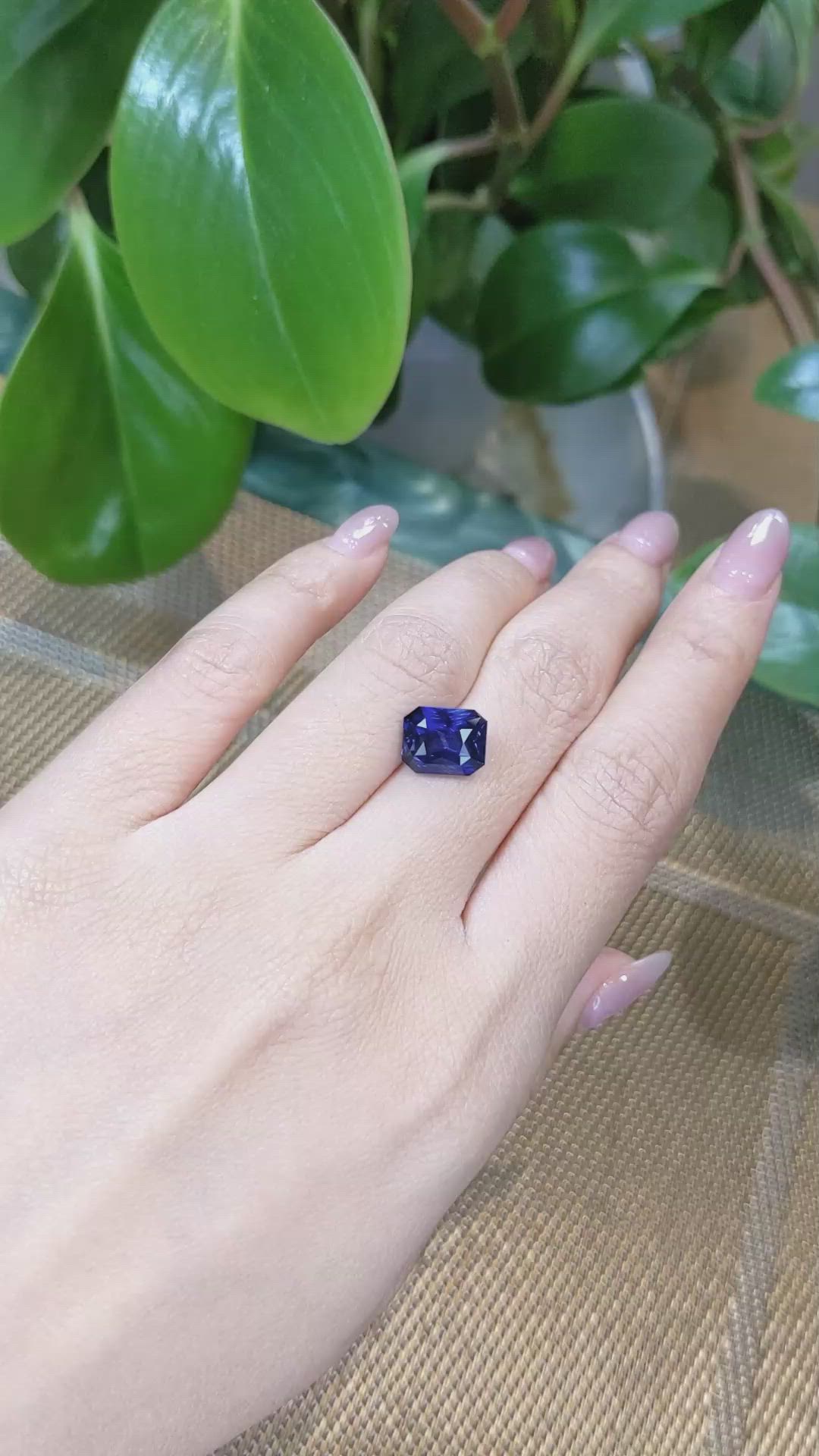 5.13 Ct. Blue Sapphire from Ceylon (Sri Lanka) Size Video
