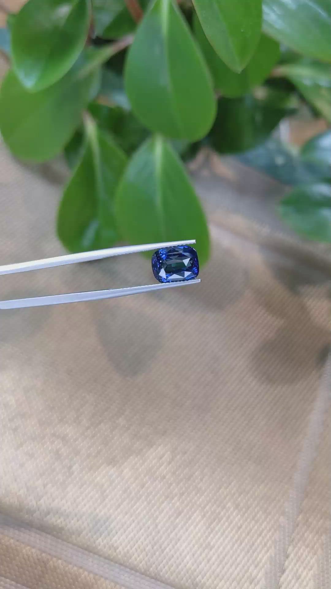 5.03 Ct. Blue Sapphire from Ceylon (Sri Lanka) Size Video