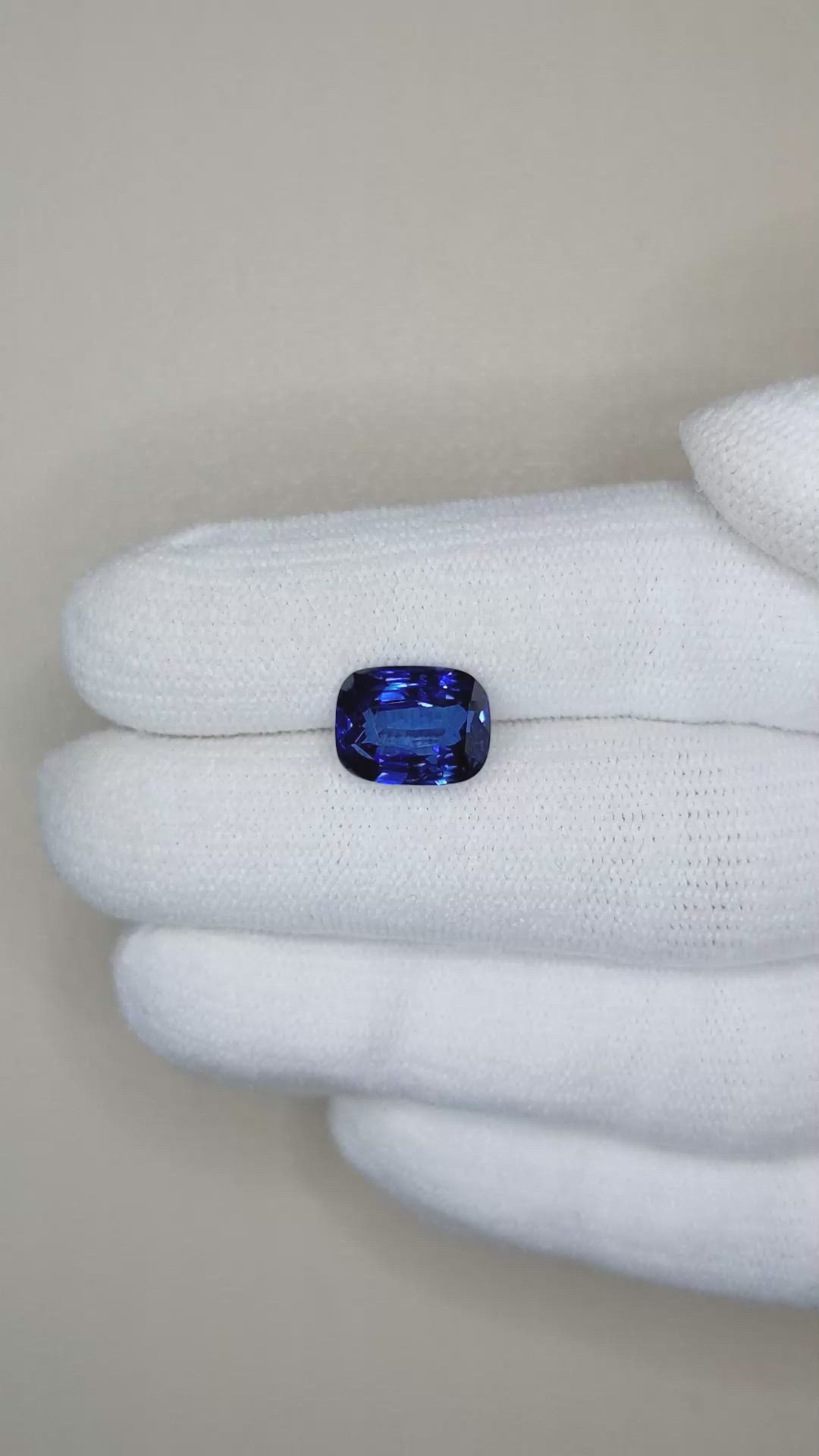 5.03 Ct. Blue Sapphire from Ceylon (Sri Lanka) Size Video