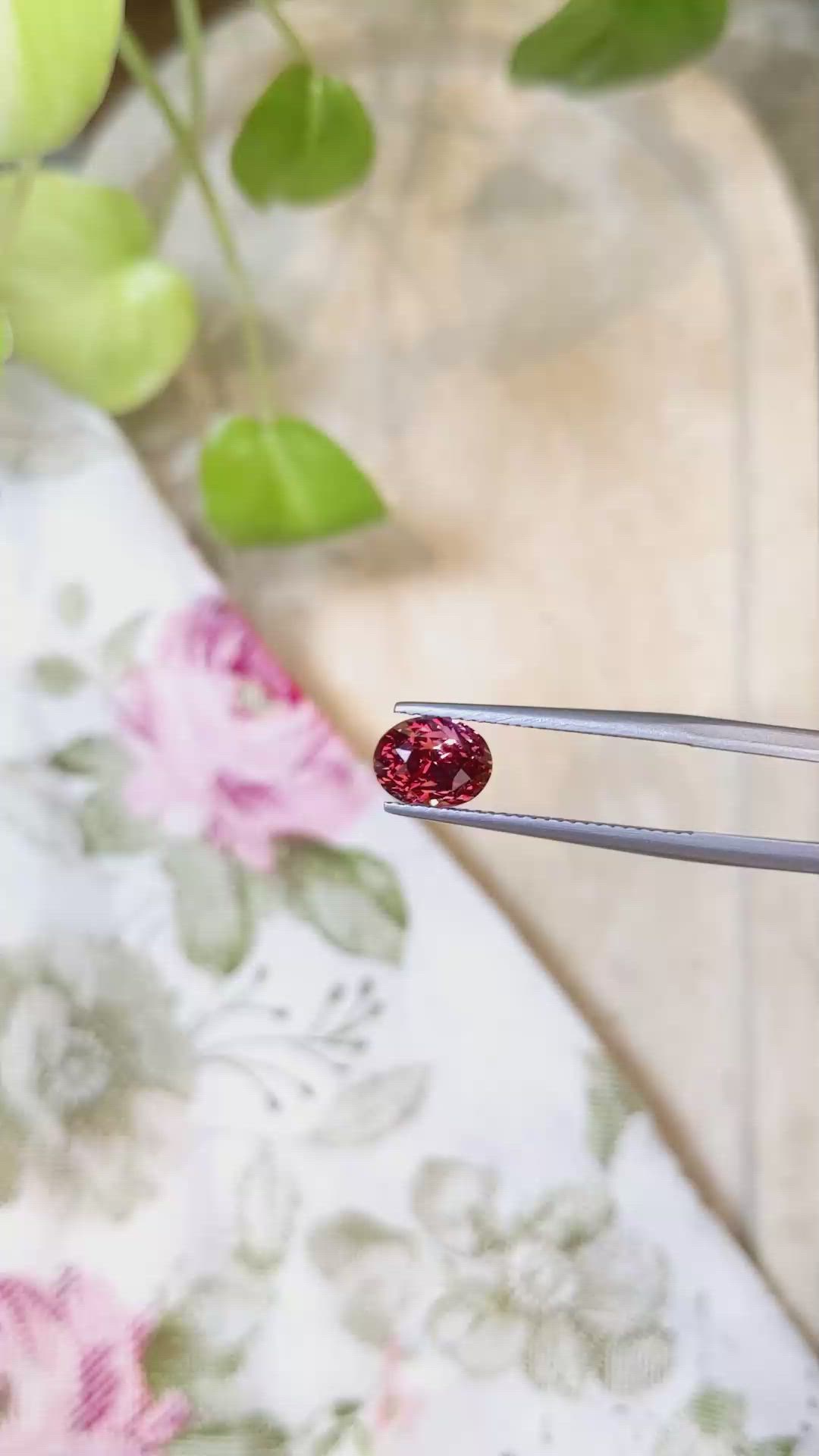 2.54 Ct. Padparadscha Sapphire from Ceylon (Sri Lanka) Size Video