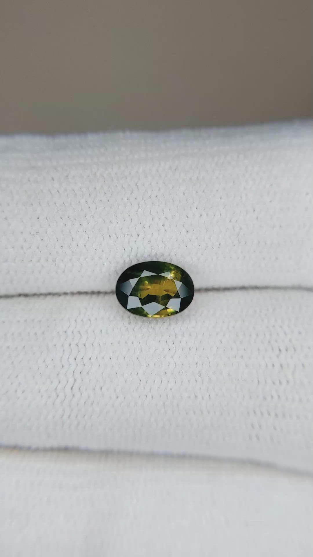 1.25 Ct. Bi Color Sapphire from Thailand Size Video