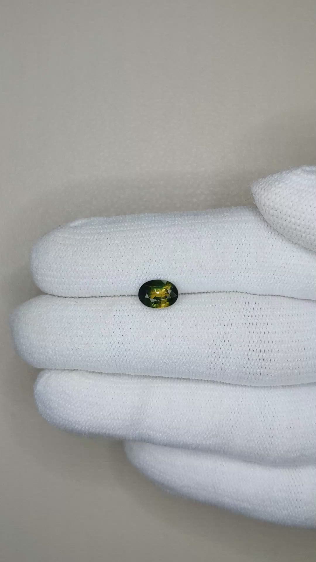 1.25 Ct. Bi Color Sapphire from Thailand Size Video