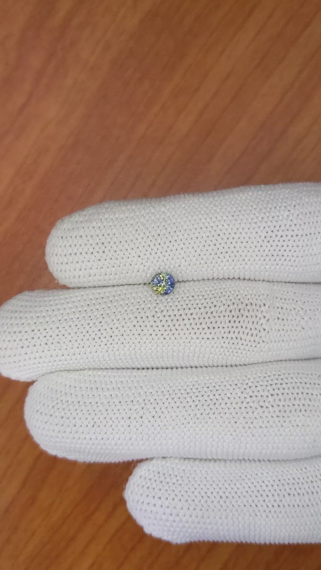 0.54 Ct. Bi Color Sapphire from Ceylon (Sri Lanka) Size Video