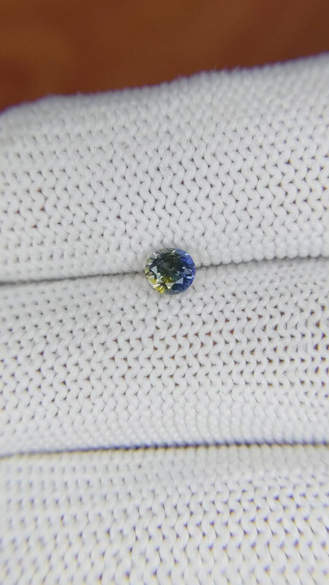 0.54 Ct. Bi Color Sapphire from Ceylon (Sri Lanka) Size Video