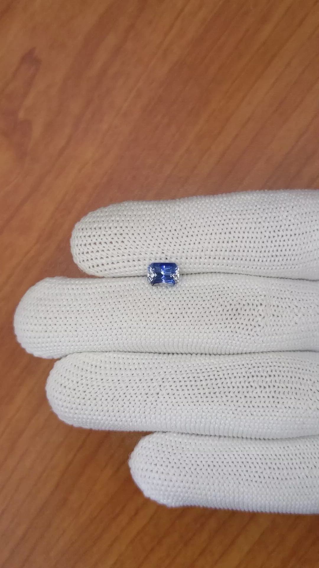 1.11 Ct. Bi Color Sapphire from Ceylon (Sri Lanka) Size Video