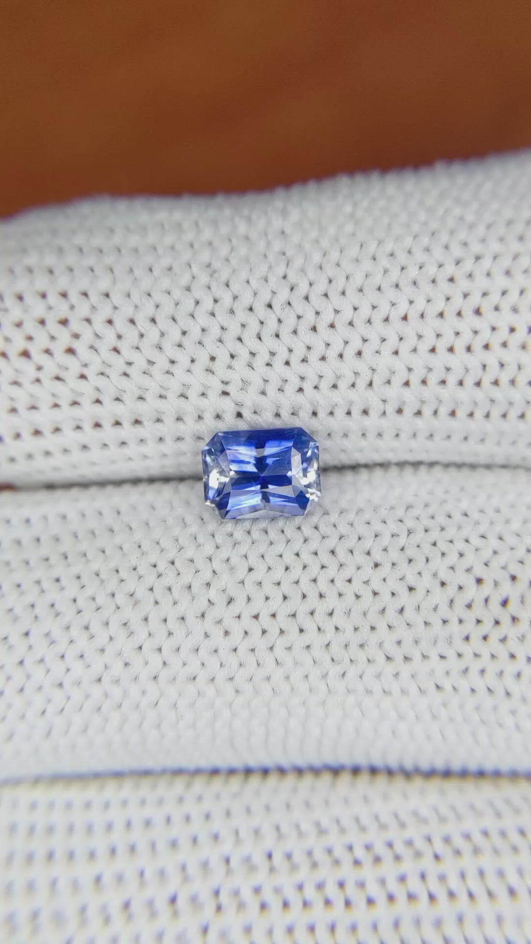 1.11 Ct. Bi Color Sapphire from Ceylon (Sri Lanka) Size Video